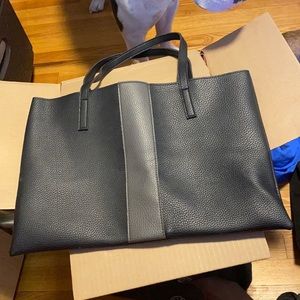 Medium size tote